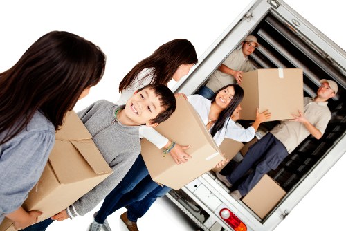 Mobile self storage container arranged for a Kentishtown home move